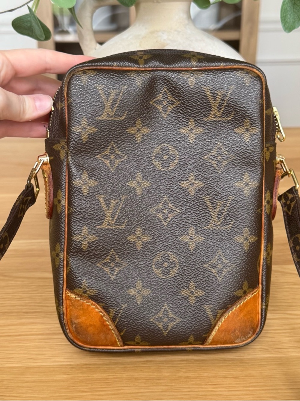 ✅AUTH✅LOUIS VUITTON DANUBE CROSSBODY BAG - Picture 3 of 13
